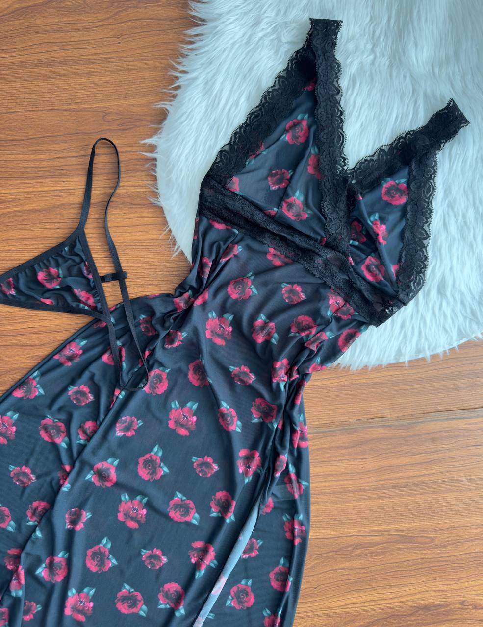 پیراهن بلند گلدار همراه با گیپور مشکی کد 8012